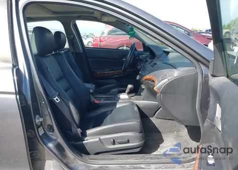 2011 Honda Accord 3.5 Ex-L from USA, damaged, VIN 1HGCP3F8XBA010881